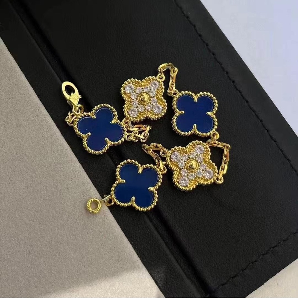Van Cleef & Arpels Vintage Alhambra bracelet, 5 four-leaf lucky patterns - Picture 7 of 8